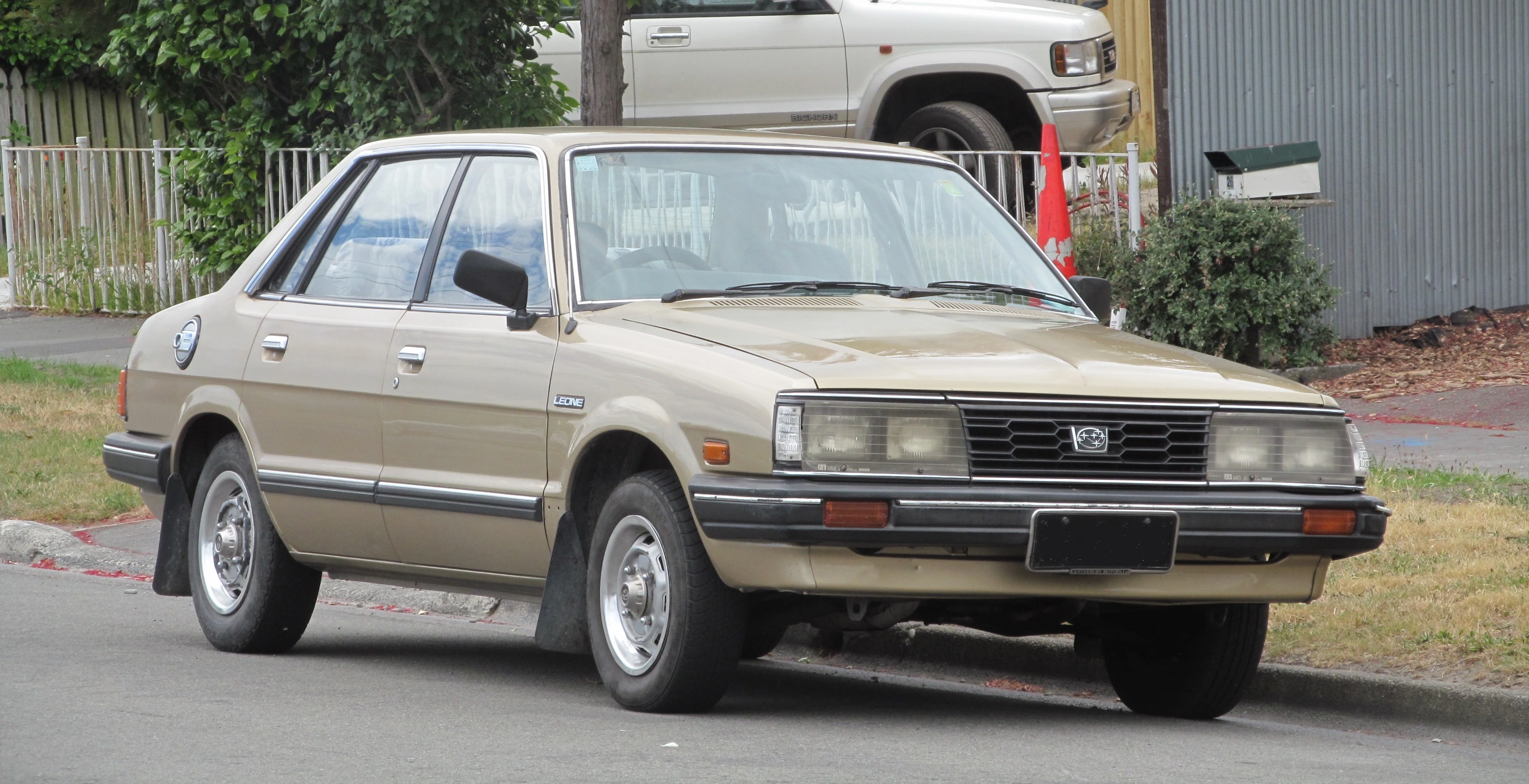 مشخصات فنی سوبارو لئون نسل سوم subaru leone G3