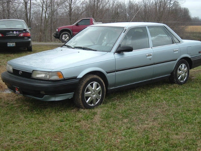مشخصات فنی تویوتا کمری نسل سوم XV10 Toyota camry 1991